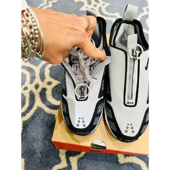 Women's Air Max SNDR Silver and Anthracite sz 6 - Picture 7 of 10